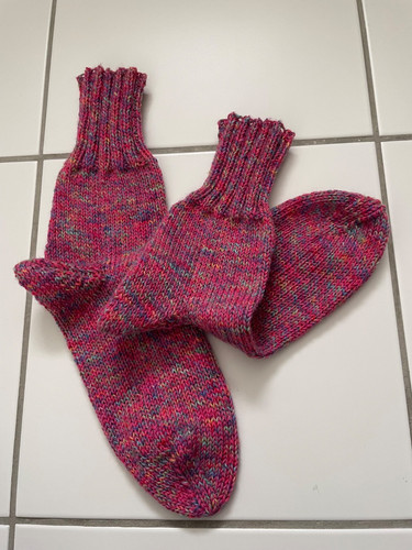Warme handgestrickte socken - warme,