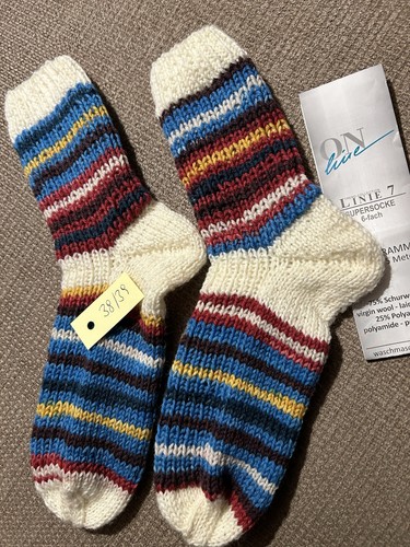 Handgestrickte socken fach - handgestrickte, socken,